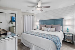 Condo, Multiple Beds (Silver Dunes D206- The Salty Seahorse)