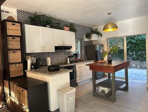 Refrigerador, horno y parrilla de estufa 