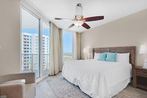 コンドミニアム ベッド (複数台) (Palms Resort #2713 Jr. 2BR) | 2 室のベッドルーム、WiFi