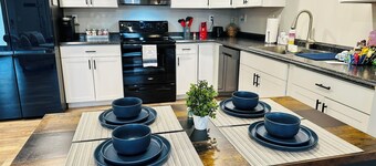 Quiet 2BR Retreat on 7 Acres | Sleeps 6, Fast WiFi