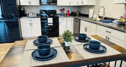 Quiet 2BR Retreat on 7 Acres | Sleeps 6, Fast WiFi