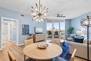 Condo, Multiple Beds (Palms Resort #2606 Jr. 2BR) | Living area