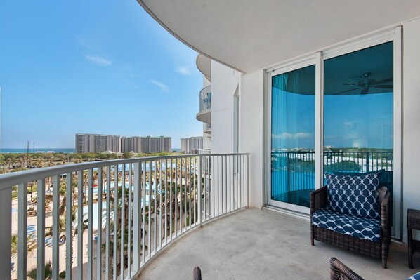 Apartamento, varias camas (Palms Resort #2603 Jr. 2BR) | Jardines del alojamiento