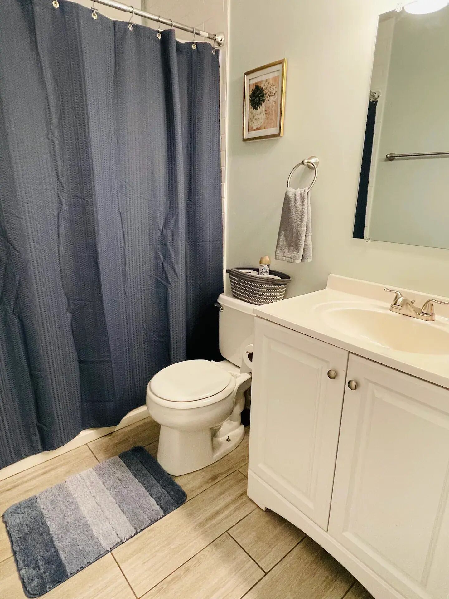 مجففات شعر، مناشف، صابون، شامبو