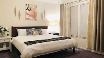 4 bedrooms, desk, iron/ironing board, free WiFi