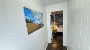 2 slaapkamers, een strijkplank/strijkijzer, gratis wifi, beddengoed