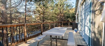 Walk to Lake/Marina, Game Rm, Hot Tub, Sleeps 10  - Shasta Lakeshore Retreat #12