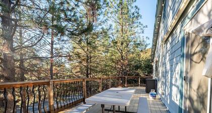 Walk to Lake/Marina, Game Rm, Hot Tub, Sleeps 10 - Shasta Lakeshore Retreat #12