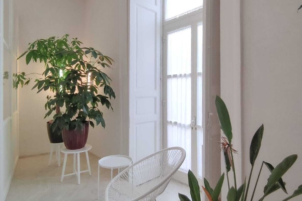 Luxury Room | Soundproofing, free WiFi, bed sheets