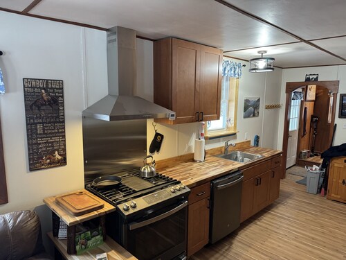 The Relaxation Paradise. Equine & Pet-Friendly
Ottercreek E-Bikes Rental Avail.