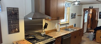 The Relaxation Paradise. Equine & Pet-Friendly
Ottercreek E-Bikes Rental Avail.