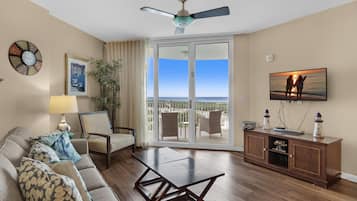 Condo, 1 King Bed with Sofa bed (Palms Resort #1814 Jr. 2BR) | Living area