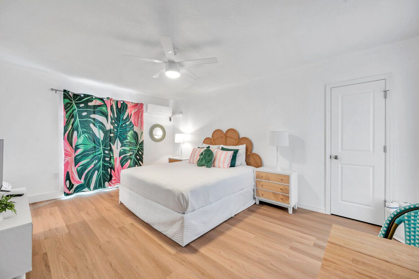 Salt Water Suites - #11 Daiquiri - North Redington Beach, FL