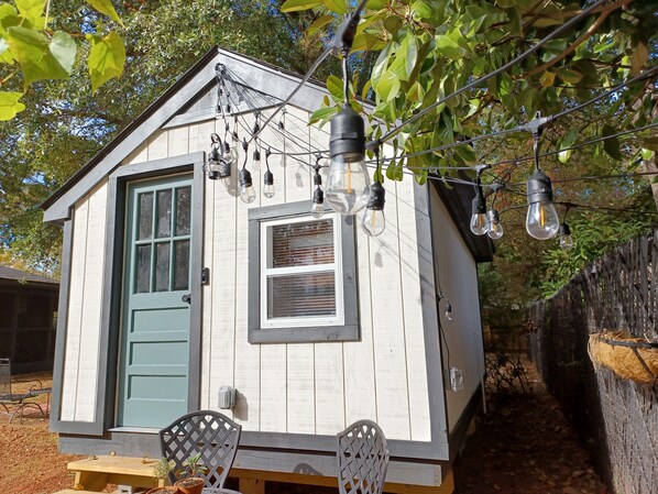 Terrace/patio - The Tiny House Experience, at that Treasure House .. 2 bed loft & 1 bath (Smyrna)