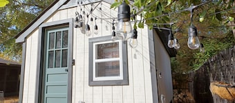 The Tiny House Experience, at that Treasure House .. 2 bed loft & 1 bath