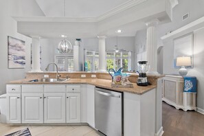 Townhome, Multiple Beds (Thirsty Turtle) | Interior
