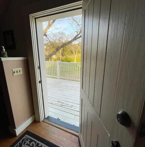 Interior - Private getaway with Castle access and large lawn (San Antonio)