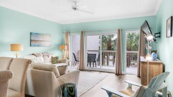 Condo, 1 King Bed (Summit at Tops'l 212) | Living area