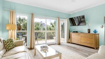 Condo, 1 King Bed (Summit at Tops'l 212) | Living area