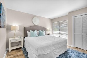 Condo, várias camas (Harbour Hideaway) | 2 quartos, Wi-Fi