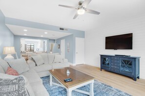 Living area - Beachwalk Villas 5079- On the Rocks (Miramar Beach)