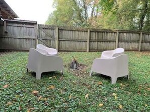 Property grounds - Spacious private home 4 miles to downtown (Nashville)