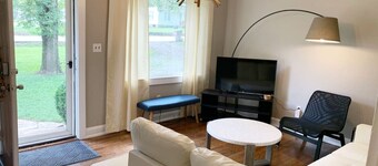 Hangout House play, work, and visit