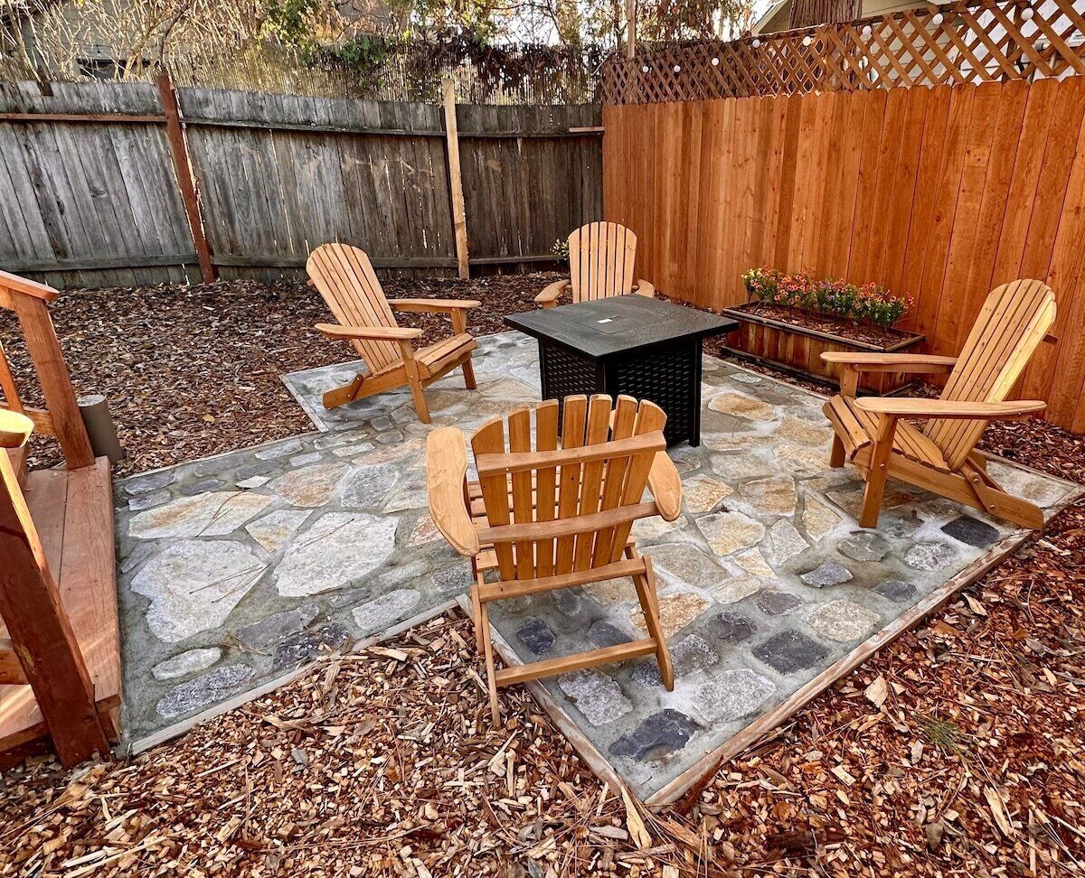 Downtown Grass Valley Charm: Quiet Modern Oasis Awaits! (Pet-Friendly!)