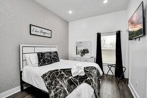 4 habitaciones, escritorio, tabla de planchar con plancha y wifi 