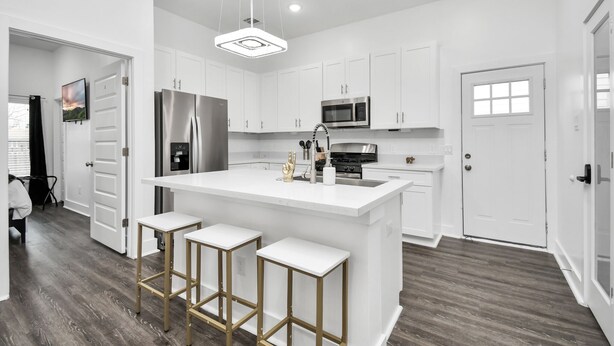 Unclassified image, 1 of 38, button - NEW,Vibrant, 4BR house, centrally located, photo wall, Gated  (Houston)