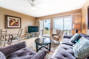 Appart'hôtel, 1 très grand lit et 1 canapé-lit (Windancer 110) | Coin séjour