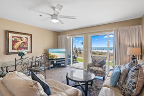 Leilighet, 1 kingsize-seng med sovesofa (Windancer 110) | Oppholdsområde | TV