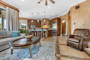 Ferienhaus, Mehrere Betten (Villa Tuscana) | Wohnbereich | Fernseher