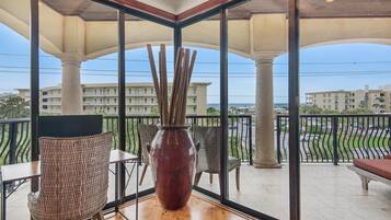 House, Multiple Beds (Villa Tuscana) | Interior