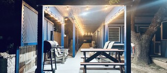 Marina’s Cozy Cottage. Family friendly with cold AC in summer and warm winters!