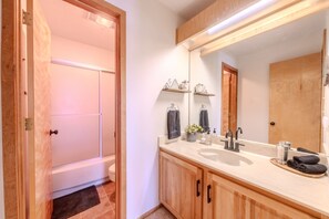Hair dryer, towels, soap, shampoo - Slope Side Condo ⛷ Stunning Views 🏔 Steps to the Mountain & has a Game Room!  (Angel Fire)