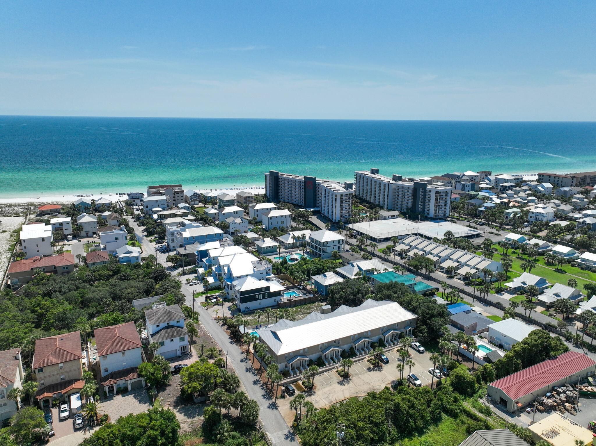 タウンホーム ベッド (複数台) (Spyglass #103) | 航空写真