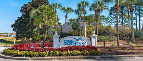 Apartamento, 1 cama de matrimonio grande con sofá cama (Seascape Lakefront Villas 121- Uncork) | Jardines del alojamiento