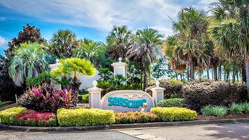 Condo, 1 King Bed with Sofa bed (Seascape Lakefront Villas 121- Uncork) | Property grounds