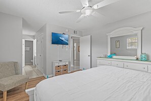 Condo, 1 King Bed with Sofa bed (Memory Maker)