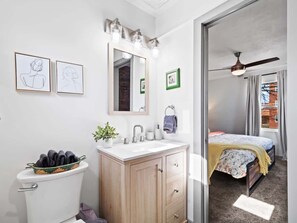 Hair dryer, towels - Gorgeous Remodel|Game Room|Sleeps 8 (Akron)