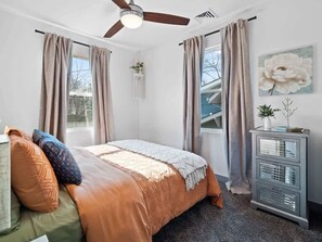 5 bedrooms, iron/ironing board, free WiFi, bed sheets