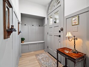 المنشأة من الداخل