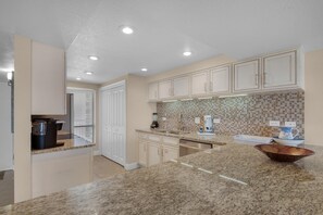 Condo, Multiple Beds (Mainsail 331) | Private kitchen - Mainsail 331 (Miramar Beach)