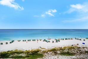 Condo, varias camas (Mainsail 142) | Playa | En la playa 