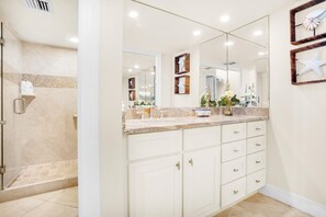 Condo, Multiple Beds (Mainsail 142) | Bathroom | Free toiletries, towels, soap, toilet paper - Mainsail 142 (Miramar Beach)