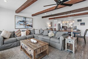 Living area - Little House on the Beach (Miramar Beach)