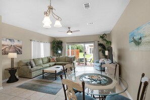 Living area - Gulf Walk 606 (Miramar Beach)