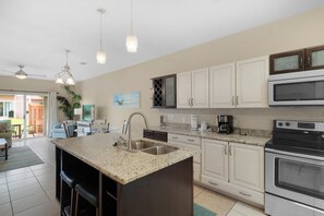 Private kitchen - Gulf Walk 606 (Miramar Beach)