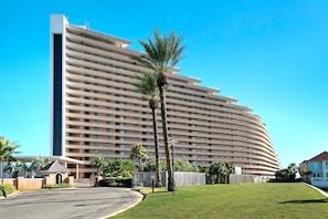 Condo, 1 King Bed with Sofa bed (Edgewater #308) | Exterior